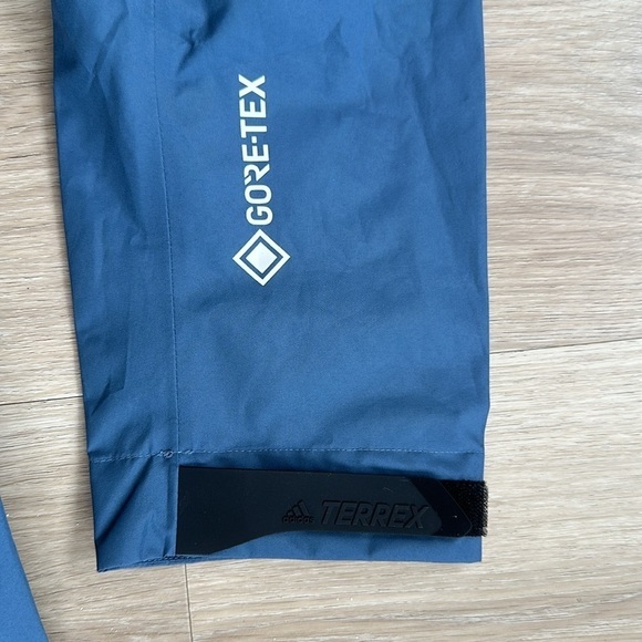 Adidas Men's Xperior Gore-Tex Packable Jacket in Wonder Steel medium - Picture 7 of 9